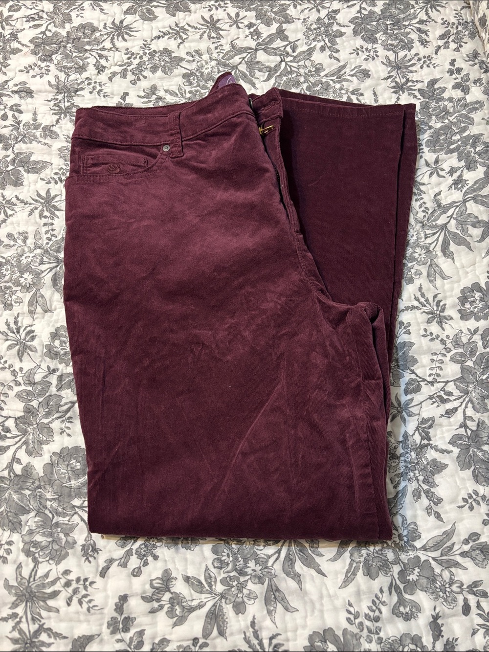 Gloria Vanderbilt Straight-Leg Corduroy Pants in Burgundy